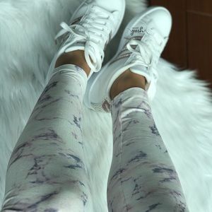 NWT Junior’s Super soft fun BLACK marble leggings.